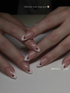 French Tip Nail Designs, Nagel Tips, French Nail Designs, Almond Nails Designs, Red Nail, Xmas Nails, Heart Nails, French Tip Nails, Valentine's Day Nails