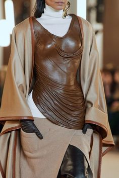 Runway Fashion Couture, Mode Hippie, Leather Outfit, Fashion Killa, Outfits Casuales, Couture Fashion