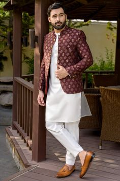 SKU: 21015Iincludes Kurta Pyjama Experience Grooms wear this season with Shireen Lakdawala where the experience turns into a luxurious journey for the whole family. Explore our meticulously crafted maroon prince coat, a classic piece adorned with exquisite details that exude sophistication. Coat On Kurta Men, Kurta Pyjama For Men Wedding, Grooms Men Outfits, Prince Coat For Men Wedding, Kurta Pajama Men Wedding, Suits Groom, Mens Indian Wear, Sherwani For Men Wedding, Wedding Kurta For Men