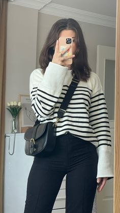 Cafe Aesthetic, Outfit Work, Outfit Street, Skandinavian Fashion, Winter Fashion Outfits Casual, Hacks Clothes