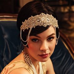 Gender:Women's; What's in the box:Headwear; Types:Flapper Headband; Holiday:Carnival,Masquerade; Style:Retro Vintage,1920s,Roaring 20s; Jewelry Type:Head Jewelry; Material:Rhinestone; Age Group:Adults'; Characters:The Great Gatsby; Listing Date:05/18/2023 1920s Headpiece Wedding, 1920s Feather Headpiece, The Great Gatsby Party Theme, Great Gatsby Wedding Dress, Great Gatsby Party Outfit, Great Gatsby Gala, 20s Headband, Estilo Charleston, 1920s Hair Accessories