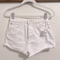 Free People Lasso Short Shorts Condition: Nwt Size: 25 Color: Optic White Sold Out On Revolve; Retail $78 So Cute For Summer! 11” Approx Rise 13” Approx Waist Flat 2.5” Approx Inseam Bin F White High Waist Fitted Jean Shorts, Fitted High Waist White Jean Shorts, Summer White High Waist Jean Shorts, White High Waist Jean Shorts For Summer, White Cutoff Summer Bottoms, White Mid-rise Jean Shorts With Built-in Shorts, White High Rise Fitted Shorts, Fitted White Jean Shorts For Spring, White Summer Jean Shorts With Pockets