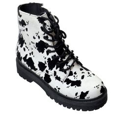 Take Your Style Up A Notch With The Qupid B&W Daisy Cow Print Faux Leather Combat Boots. These Size 8 Boots Feature A Side Zip, Laced Front, And Slip-Resistant Rubber Lug Soles For A Bold And Secure Step. Size 8 Eur 39 Women's Boots Black And White Daisy Cow Print Faux Cow Hide Leather Material Side Zip Closure Laced Front Design Slip-Resistant Rubber Lug Soles Stock #: 500607s Features: Combat Spring Summer Fall Winter Animal Print Made In China Size: Womens 8 Measurements: Heel Height 1.5 In / White Low-top Boots For Fall, White Lace-up Boots With Rubber Sole, White Casual Boots With Rubber Sole, Casual White Boots With Rubber Sole, Trendy White Boots With Rubber Sole, Casual White Lace-up Boots, Womens Brown Ankle Boots, Black And White Daisy, Snakeskin Ankle Boots