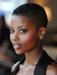 Natural Hair Pictures, Short Hairstyles For Black Women, Trendy Short Hairstyles, Short Haircuts For Black Women, Short Natural Haircuts, Shaved Side, Cute Pixie Cuts, Haircuts For Black Women, Layered Haircuts With Bangs