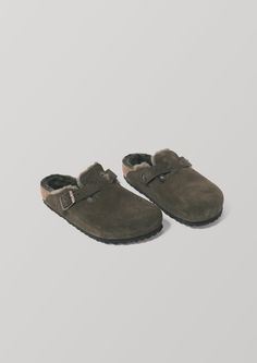 Birkenstock Boston Sheepskin Slippers | Mocca | TOAST Sheepskin Clogs, Boston Slippers, Shoes Wardrobe, Home Slippers Women, Perfect Things, Sheepskin Slippers, Ankle Shoes, Birkenstock Boston, Metal Engraving