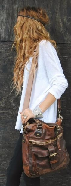 The Fashion Hint of The Day - Anna Things and Thoughts Turquoise Bag Outfit, Sweaters Grunge, Campomaggi Bags, Turquoise Bag, Look Boho Chic, Ethno Style, Estilo Hippy, Bag Outfit, Perfect Purse