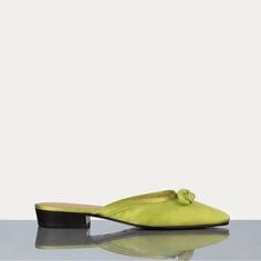 Frame Le Isla Flat Spring Suede Flats With Low Heel, Elegant Green Flats For Summer, Casual Green Pointed Toe Mules, Summer Green Slip-on Flats, Chic Green Mules With Flat Heel, Spring Green Heels With Leather Sole, Green Spring Flat Heel Mules, Green Flat Heel Mules For Spring, Green Spring Mules With Flat Heel