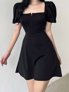 Mini Dress Y2k, Short Black Dress, Chic Summer Dresses, Simple Black Dress, Goth Clothing, Dress Y2k, Black Dress Outfits, Black Short Dress, Casual Chic Outfit