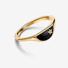 Invoke the power of opposites when you wear the Pandora ME Halved Enamel Signet Ring. A 14k gold-plated ring features a semicircle with a raised star – which has a sparkling stone set at its center – surrounded by glittery black enamel. Wear this black-and-gold ring alone or with the Pandora ME Halved Enamel Signet Ring in sterling silver, which is designed to fit together with this ring and place the stars opposite one another. - Pandora ME Halved Enamel Signet Ring - Enamel / 14k Gold-plated u Engagement Frames, Pandora Me, Pandora Essence, Gold Armband, Ocean Jewelry, Ringe Gold, Gold Signet Ring, Solid Gold Earrings, Solid Gold Rings