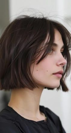 Messy Bob Straight Hair, Anime Bob Haircut, Short Feminine Haircut Straight Hair, Bob Haircuts Fine Hair, Short Bob Fine Hair, Short Bob Black Hair, Bob No Bangs, Square Bob Haircut, A Line Bob Hairstyles