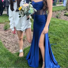 Worn Once - Prom - Long - Pretty - Fit 0-4 - Slightly Scuffed - Model Height 5’4 Dresses Silk, Prom Long, Sherri Hill Dresses, Sherri Hill, Model Height, Silk Dress, Colorful Dresses, Dark Blue, Prom Dresses