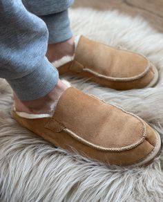 -Stylish Men's and Women's  Slippers Slip On's Handcrafted sheepskin slippers - Beige Color, all-natural shearling wool leather. - Sizing; as much as we can we run true to size. Color: this style is offered in 3 colors - this listing presents the color beige ( different listings will have ash grey and brown. We offer only earthy colors and use DEKA L Textile Dye, plant-based and biodegradable. Key features: Comfy, Soft, Ultralight Cool, Stylish, Trendy, Lightweight and warm, Hand Made, Sustainab Beige Slippers, Slip On Slippers, Shearling Slippers, Men's Slippers, Sheep Skin, Sheepskin Slippers, Wool Slippers, Natural Fibre, Leather Slippers