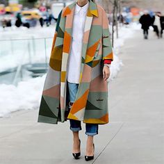 Loose Geometric Print Over Coat Fall Fashion Coats, Hippie Chic, Looks Style, Mode Inspiration, Coat Fashion, Womens Fashion Trends, Outfits Casuales, Coat Dress, Ponchos