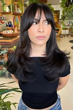 Round Face Haircuts Wispy Bangs, Wispy Bangs With Soft Layers, Black Hair With Wispy Bangs And Layers, Wispy Front Layers, Layers With Bangs Haircut, Black Turtle Neck Sweater Outfit Women, Curtain Bangs Front Layers, Wispy Fringe With Layers, Front Layers With Bangs