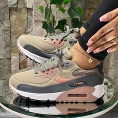 Nike Shoes Air Max, Sneakers Looks, Cute Nike Shoes, Cute Nikes, Girly Shoes, Hype Shoes