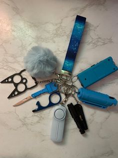 Key Knife, Car Keychain Ideas, Keychain Business, Window Breaker, Diy Projects To Sell, Cute Homecoming Dresses, Summer Goth