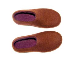 Wrap your feet in comfort with these Teddy Brown and Purple Organic Wool House Shoes, perfect for cozy days at home. Made from 100% organic wool, these slippers are soft, breathable, and eco-friendly, providing warmth and comfort. With custom color options available, you can choose your perfect pair, tailored to your style. These handmade slippers are ideal for lounging, offering both durability and a cozy fit. Treat yourself or someone special to these stylish and sustainable custom wool house Brown Non-slip Comfortable Slippers, Brown Non-slip Slippers, Casual Brown Wool Slippers, Comfortable Non-slip Brown Slippers, Cozy Brown Slippers With Textured Footbed, Comfy Brown Indoor Slippers, Brown Soft Slip-on Slippers, Soft Brown Slip-on Slippers, Brown Wool Slippers With Round Toe