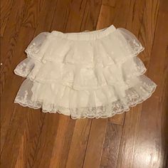 H&M Girls Skirt White Color Brand New No Tag Size 5-6 Twilight Dr, Digital Wardrobe, Girls Skirts, Girls Skirt, Skirt White, Cute Skirts, White Skirts, Kids Bottoms, Passion For Fashion