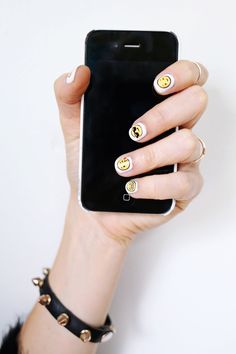 Emoji Nail Decal DIY Emoji Cookies, Nail Polish Party, Make Emoji, Cupcakes Oreo, Fun Emoji, Nail Decals Diy, Emoji Party