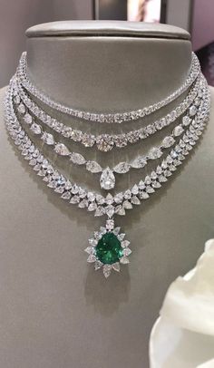 Womens Diamond Necklace, Bridal Necklaces, Bridal Diamond Necklace, Diamond Necklace Designs, Diamond Jewelry Necklace, Diamond Necklaces, Dope Jewelry, Emerald Necklace