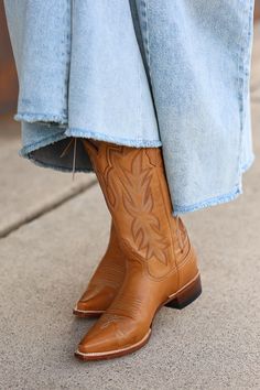 Stetson Casey Womens Boot comes in a Tan Vamp and a 13" Shaft with a Unique Embroidery Shaft in a Snip Top. Common to Stetson and a part of this boot are the features of a Snip Toe, Single Welt, the All Leather Sole and all Leather Lining, the cushioned Leather Insole, Stacked Heel with Lemonwood Peg and Brass Nail Construction. This is a great boot for a fantastic lady!! Color: TanMaterial: Leather and all Leather Sole 12-021-6105-0628 BR Womens Cowboy Boots, Womens Western Fashion, Unique Embroidery, Toddler Boots, Long Sleeve Kids, Boys Bottoms, Cowboy Boots Women, Color Stone, Mens Fragrance