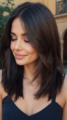 Medium Long Brunette Haircut, Mid Length Haircut For Straight Hair, Haircut For Short Length Hair, Haïr Cut For Medium Length Hair, Straight Fine Haircuts, Mid Length Thick Hair With Layers, Haïr Cut Medium Hair Layers 2024, Mid Length Haircut Thick Hair, Mid Layers Haircut