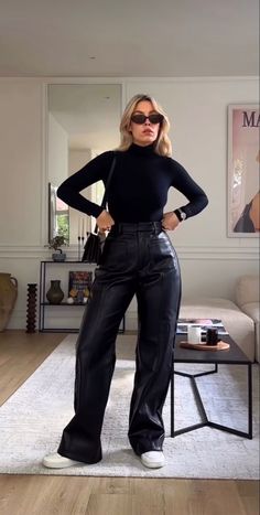 Black Leather Pants, Elegante Casual, Looks Street Style, Causual Outfits, Fashion Mistakes, Looks Chic, Outfit Inspo Fall, Looks Style