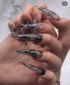 Nails Chain Art, Occult Nail Art, Goth Core Nails, Skeleton Hand Charm Nails, Creepy Cute Nail Art, Art Deco Nails, Diy Acrylic Nails