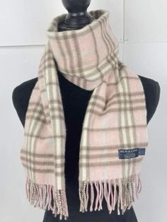 Pink Burberry Scarf, Pink Burberry Scarf Outfit, Burberry Style Women, Pink Scarf Outfit, Burberry Scarf Outfit, Merry Pinkmas, Burberry Aesthetic, Burberry Clothes, Nina Sayers