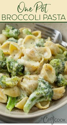 Broccoli pasta with a white cream sauce One Pot Broccoli Pasta, Creamy Broccoli Pasta, Pasta And Broccoli, Broccoli Pasta Recipe, Creamy Broccoli, Pasta Side Dishes, Pasta Sides, Pasta Shells, Broccoli Pasta