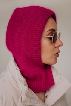 An elegant, ultra-modern take on an old-school cold-weather style!  This timeless helmet-style knit balaclava combines the fuzzy softness of knitwear with distinctive sportswear patterns.  It's very warm ... and a super Instagram-worthy finish to your winterwear! This handmade balaclava uses an exclusive luxury yarn, combining the warmth of angora blend yarn - so it's cozy, but timelessly elegant, too.  The finely finished gaiter and cap edges frame your face and keep your neck warm while feelin Fitted Balaclava For Winter Sports, Warm Winter Sports Balaclava, Handmade Fitted Winter Balaclava, Casual One-size Knit Balaclava, Hand-knitted Full-face Balaclava, One Size, Hood Hat, Knitted Balaclava, Yarn Gifts, Ski Hats