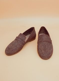 Welcome to our handmade art raffia shoes gallery for women and men made with love and patience to give the best experience you will wear Note: Each shoes takes 1.5 days to make no machine use. *Handmade in Morocco *Upper: 100% Raffia *Sole is made of leather SIZES Sizes start from EURO 40 (Male US 7-7.5) to EURO 46 (Male US 12). In order to be precise on the size please do the following: On a piece of white paper, make a sketch of your foot. Measure from the heel to the big toe diagonally in centimeters and send me the number. See 4th image for details. CHART SIZES For Men: EUUK USAUFoot Size: 3533.5321.6cm8.5 inches 3644.5422.2cm8.75 inches 374.554.522.8cm9 inches 385.565.524.1cm9.5 inches 396.576.524.7cm9.75 inches 4077.5725.4cm10 inches 417.587.526cm10.25 inches 4288.5826.6cm10.5 inches Raffia Shoes, Mens Loafers, Shoe Gallery, Shoes Classic, White Paper, Slip Ons, Handmade Art, Loafer Shoes, Moccasins