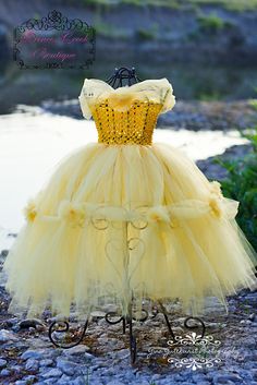 Belle Tutu dress Belle Tutu, Tutu Diy, Diy Skirts, Diy Tutu, Skirt Diy, Dress Up Boxes, Diy Kostüm, Skirt Tutorial, Princess Tutu