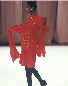 Chanel Runway, Chanel Collection, Chanel Haute Couture, 1980s Fashion, Couture Runway, Chanel Fashion, Vintage Chanel, Couture Collection, Karl Lagerfeld