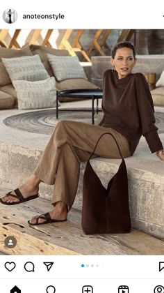 Navy And Brown Outfit, Brown Outfit Summer, Italy Street Fashion, Fav Pants, Kylie Jenner Met Gala, Quite Luxury, Kendall Conrad, Minimalist Moda, Casual Chic Outfits