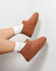 It's cosy season and our Cari faux suede boots are at the top of our wishlist right now. With an ankle-high fit, ultra-comfy inside, and faux suede detailing, we already know these are going to be a staple this season. Team yours with your everyday off-duty outfit for an effortless finish. - Faux leather upper - Model wears UK 6 / EU 39 / US 8 - Fits true to size Cosy Season, Off Duty Outfits, Faux Suede Boots, Low Boots, Women's Heels, Heels Shoes, Suede Boots, Womens Heels, Faux Suede