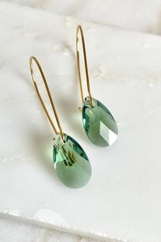 Erinite green teardrop earrings Handmade Crystal Earrings, Long Crystal Earrings, Teardrop Earrings Gold, Jewelry Recycled, Pink Crystal Earrings, Crystal Teardrop Earrings, Handmade Crystal Jewelry, Gem Earrings, Earring Ideas