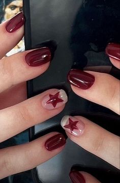 Red Nails Acrylic Star, Easy Nail Painting Ideas Simple, Star Gel Nails Short, Red Nails Black Star, Cute Asian Nail Designs, Nail Painting Ideas For Short Nails Easy, Christmas Nails Grunge, Easy Gel Nail Art For Beginners, Short Simple Almond Nails