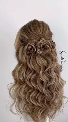 Chic Half-Up Half-Down Hairstyles for Long Hair: Stay Stylish https://www.youtube.com/watch?v=8wau2FPeW60 Down Bridal Hairstyles, Braid Half Up, Half Up Half Down Bridal, Flower Braid, Braid Half Up Half Down, Halloweenský Makeup, Cute Prom Hairstyles, Up Dos For Prom, Flower Braids