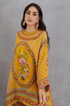 Shop for Torani Yellow Linen Sunehra Zooni Kaftan And Pant Set for Women Online at Aza Fashions Yellow Kaftan, Tunic Linen, Kaftan Tunic, Topaz Yellow, Linen Embroidery, Pants Linen, Silk Pants, Floral Motifs, Pant Set