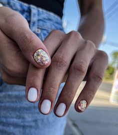 New Years Pink Nails, New Years Short Nails, Subtle Summer Nails, Short New Years Nails, Summer Neutral Nails, Latte Nails, Trendy Short Nails, Pedi Ideas