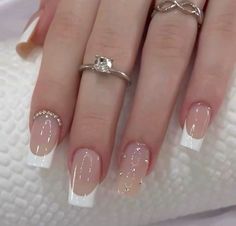 Daisy Acrylic Nails, Acrylic Nails Nude, Chic Nail Art, Ombre Nail Designs, Fall Acrylic Nails, Nail Art Wedding, Nail Designs Glitter, Square Acrylic Nails, Heart Nails