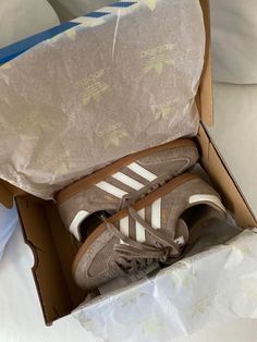 2023 Vibes, Dr Shoes, Gardens Design, Adidas Vintage, Fresh Shoes, Looks Street Style, Shoe Inspo, Fashion Capsule, Aesthetic Shoes