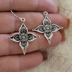 Vintage Style Lotus Flower Silver Drop Earrings Boho Festival. So Pretty I Accept Reasonable Offers And Discount Bundles!! Check Out My Other Listings And Follow Me!! I Have Over 4500 Listings And I Offer Buy2 Get 3rd Free Or 30% Off 5+ Items At Poshmark.Com/Closet/Pepepizzazz On Posh App, Use My Invite Code "Pepepizzazz" For Extra $10 Coupon Nickel-free Bohemian Flower Earrings, Silver Bohemian Flower Earrings, Bohemian Silver Flower Earrings, Bohemian Flower Shaped Earrings, Bohemian Flower-shaped Earrings, Boho Festival, Colorful Boho, Silver Drop Earrings, Lotus Flower