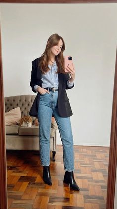 Work Outfits Women Winter, Social Clothes, Jeans Outfit For Work, Outfit Botas, Job Clothes, Outfit Elegantes, Classy Business Outfits, Blazer Outfits Casual