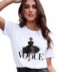 Fashion Vogue, Spring T Shirts, Autumn T Shirts, Streetwear Summer, Shirts Women Fashion, Fashion Graphic, Collars For Women, T Shirt Women