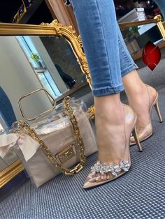 Timberland Heels, Gucci Handbags Outlet, Luxury Heels, Shoes Boots Timberland, Trending Womens Shoes, Shoes Hack, Bling Wedding, Brown Shoes, Nike Sneakers Women