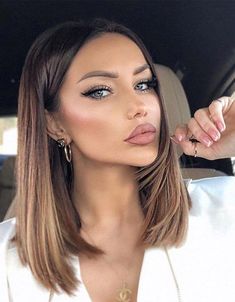 Shoulder Length Hair Colors Ideas, Mid 30s Haircuts Women, Shoulder Length Hair Colour Ideas, Shoulder Length Medium Brown Hair, Shoulder Length Hair With Color, Medium Length Balayage Brown, Highlights For Shoulder Length Hair, Short Brown Hair Balayage, Shoulder Length Hair Color Ideas