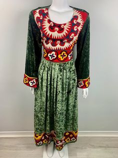 Vintage Hand Embroidered Dress Note: Minor signs of wear. Size: S/M