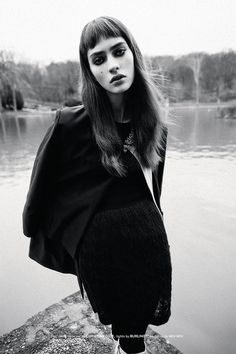 Marine Deleeuw Sofia Sanchez, Long Hair Images, Hair Photography, Short Bangs, Long Hair With Bangs, Simple Image, Fashion Poses, Grey Fashion